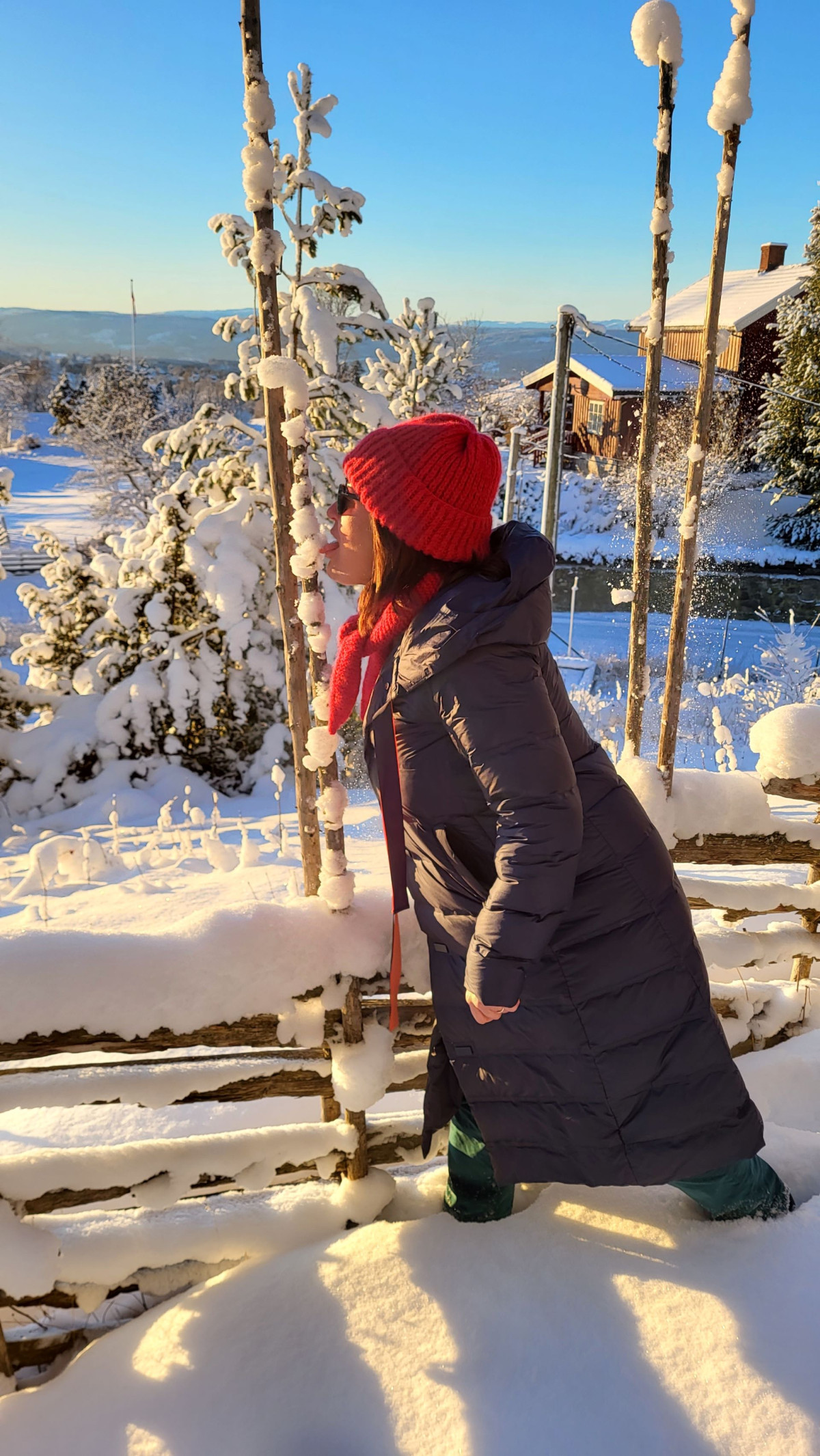Sonja testet norsk snø på Hadeland folkemuseum