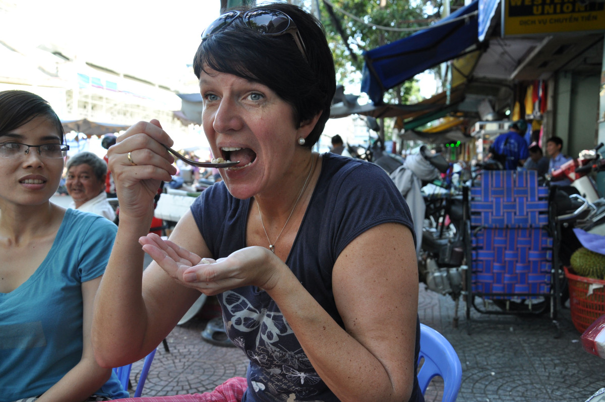 Her testes ymse lokale retter i HCMC (Saigon)