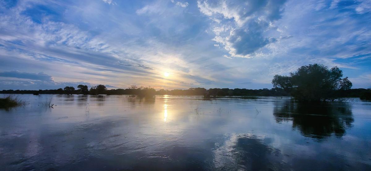 En av mange solnedganger på Zambezi-elven   |    Foto:  Wenche - La'mme 