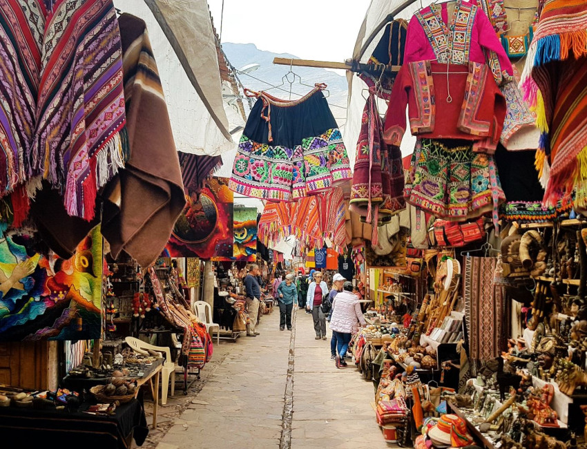 Det fargerike markedet i Pisac - Sacred Valley - Peru