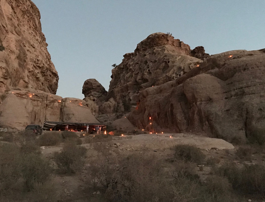 Sove under stjernehimmelen i Wadi Rum - Jordan