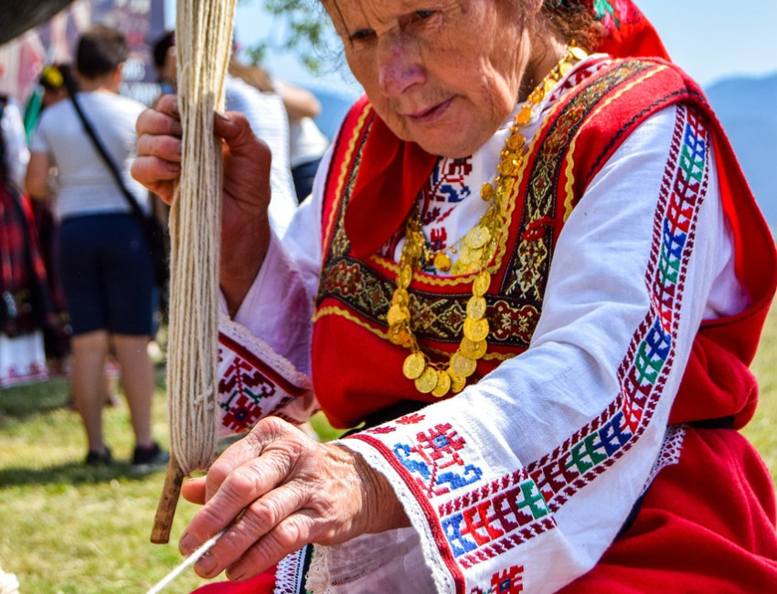 Tradisjonene lever i Bulgaria