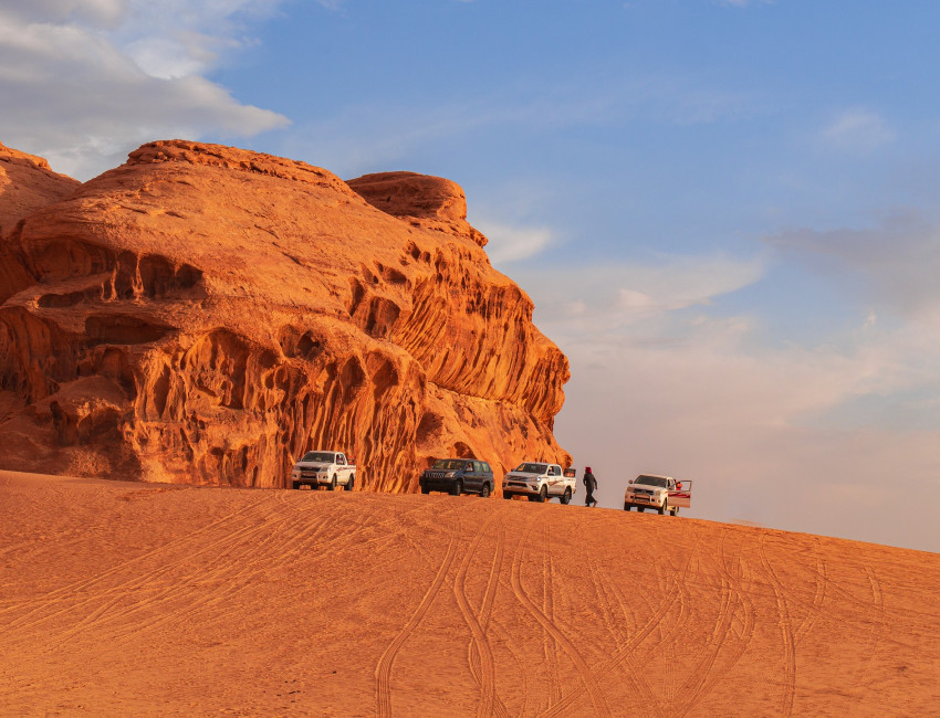 Rød sand, rødt fjell - Wadi Rum - Jordan