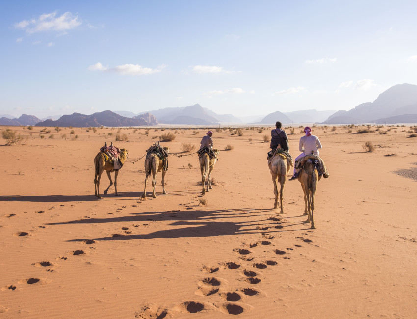 Med Ørkenens skip inn i Wadi Rum, Jordan