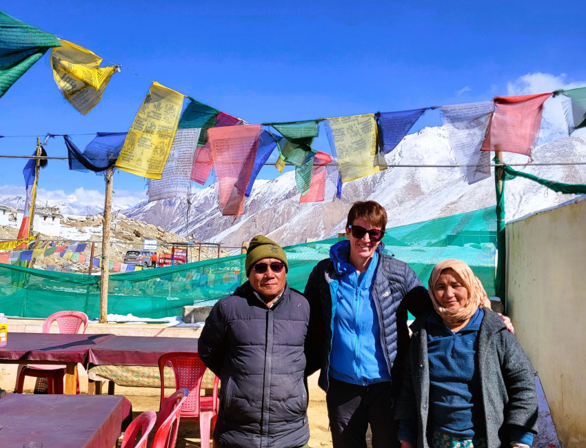 Te-stopp i landsbyen Khardung 4000 moh. 